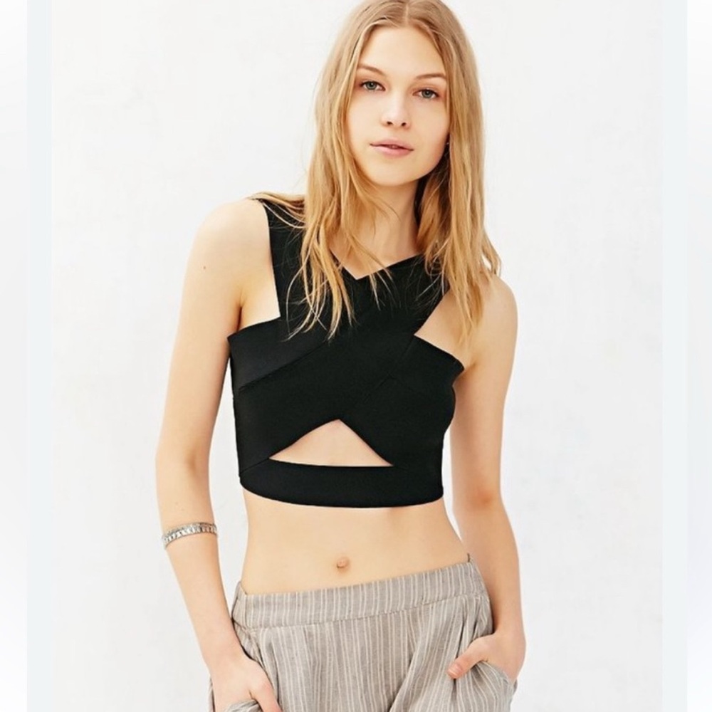 Cross Wrap Bound Crop Top - Picture 2 of 6